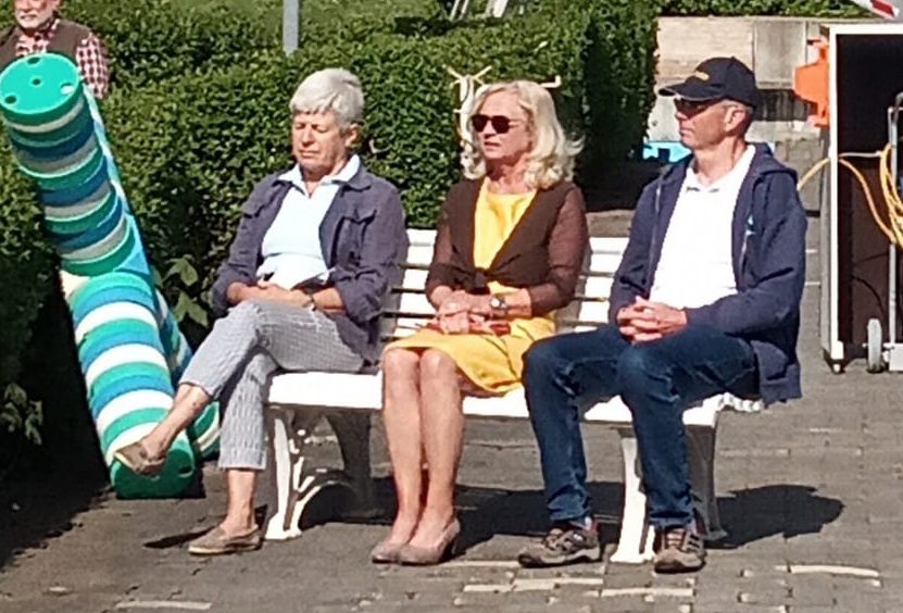 08-5dee6e8d-beff-45c2-9995-0a681367dbfe